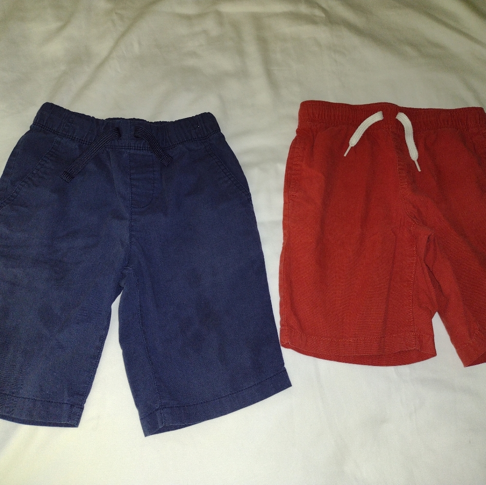 Lot of 2 shorts size 8 for boys  brand Old Navy/Wonder Nation